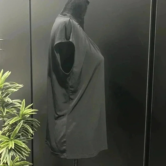 Liz Claiborne Career cap sleeve,round neck/V-neck tie, tank/shell top - Picture 3 of 11